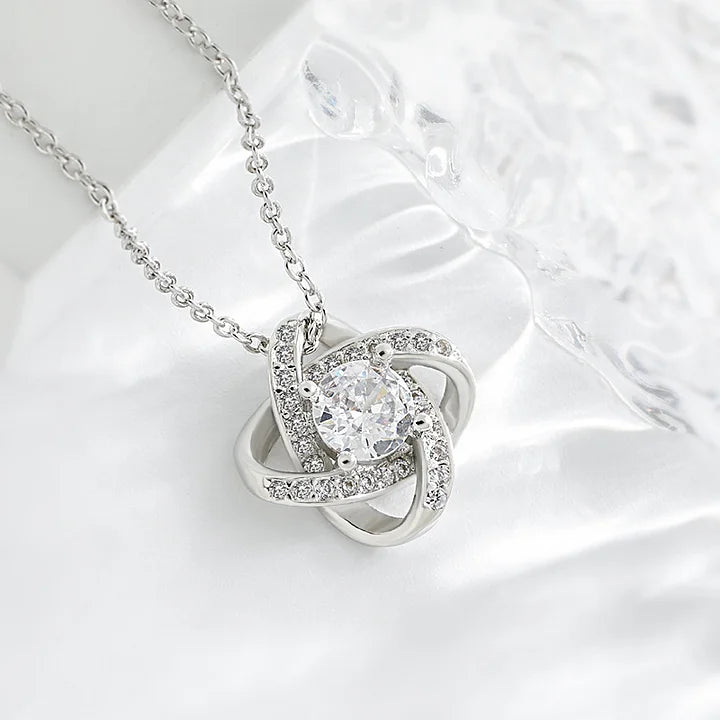 Eternal Heart Clavicle Necklace Rotating Lucky Clover Necklace